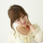 朝起きると首が痛い毎日は枕が原因？鍼灸師おすすめ5つの改善方法と枕の選び方