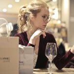 ストレートネック治し方【スマホ首】寝違え様の痛みはタオル枕・テニスボールでセルフ矯正